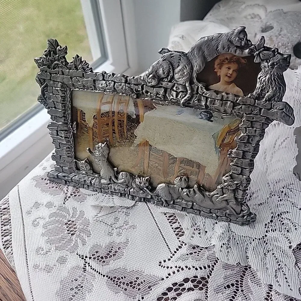 Vtg Mini Pewter Metal Picture Frame W/Cats Holds 3.5X5